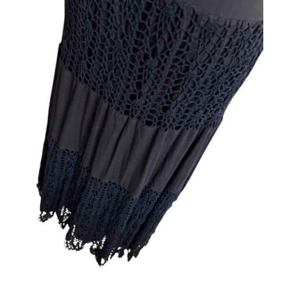 V Cristina maxi dress featuring a deep V-neckline and crochet lace detailing - Picture 7 of 9